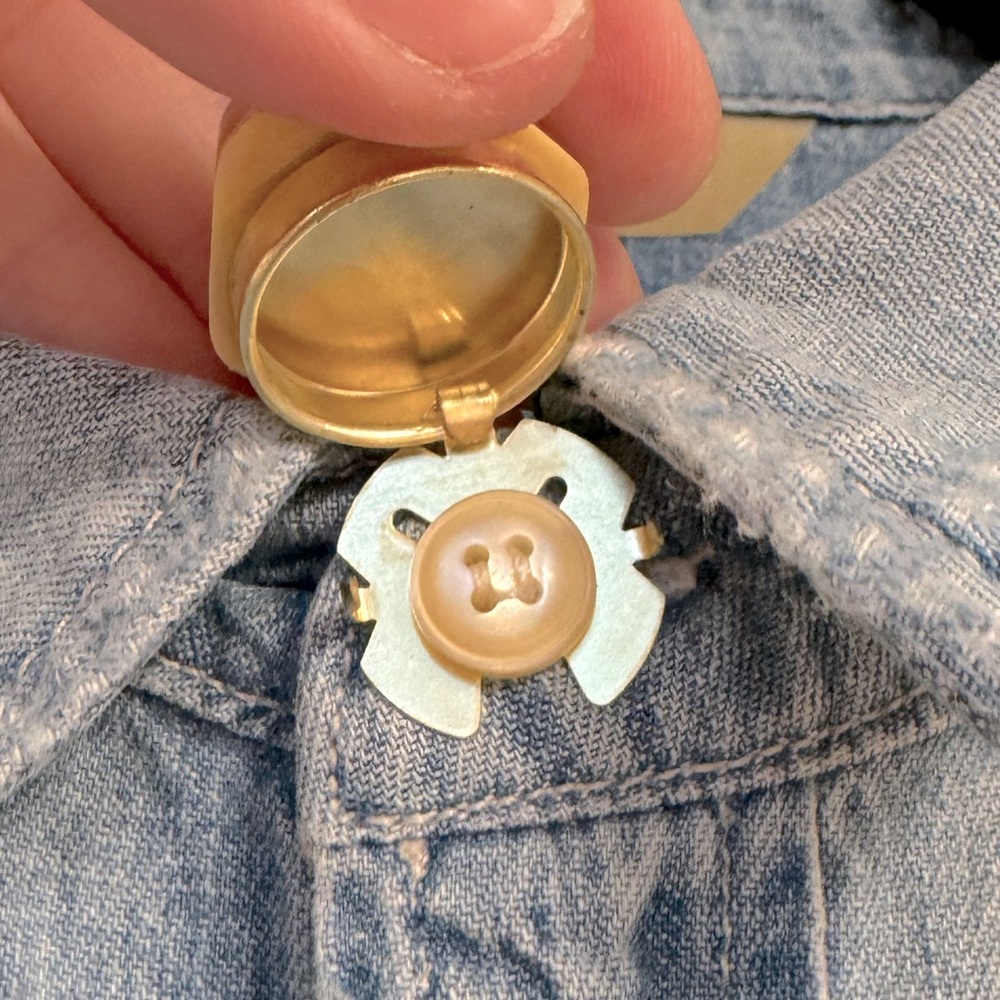 VINTAGE Resin Shell Button Cover - Picture 4 of 14